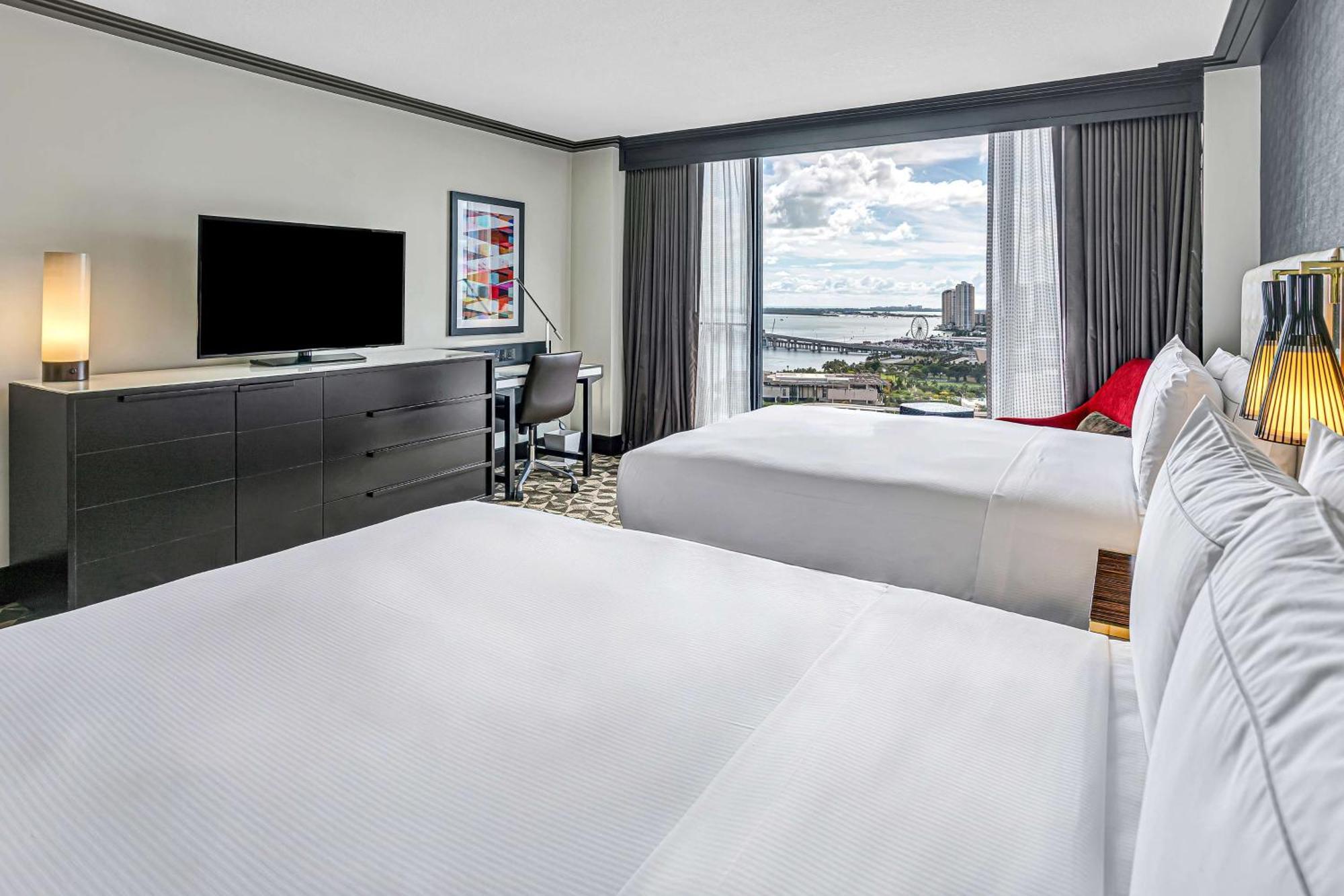 Queen Room with Two Queen Beds and Bay View,1563281233:JPEG
