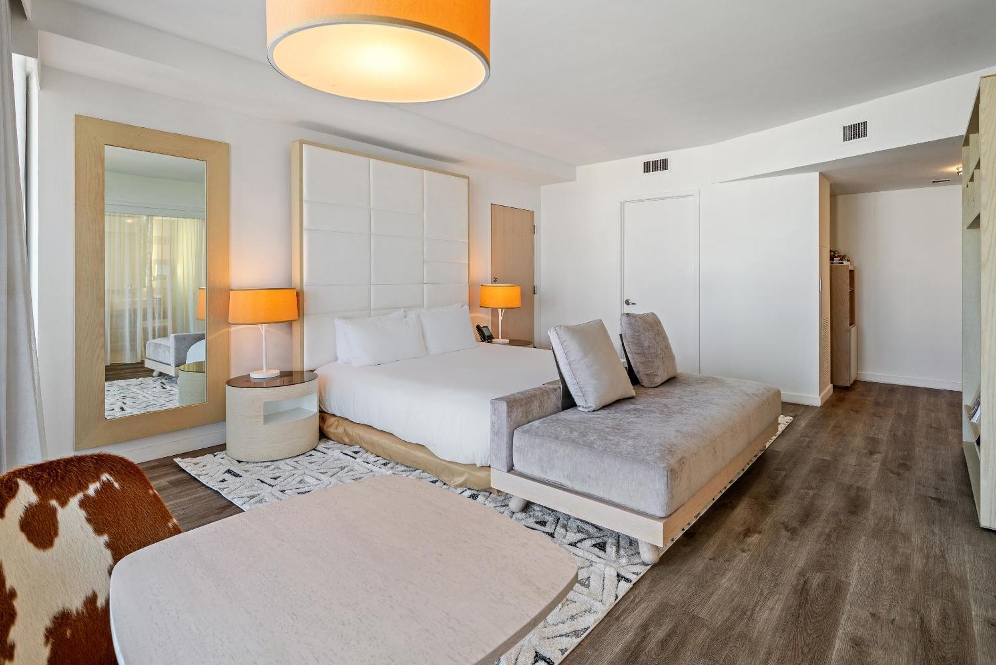 Deluxe Bay View King with Balcony,1615692566:JPEG