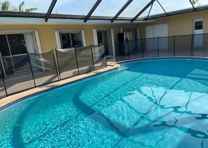 Villa with pool Airbnb Rental