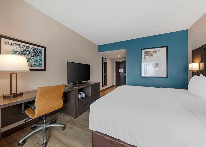  Comfort Inn & Suites Miami International Airport