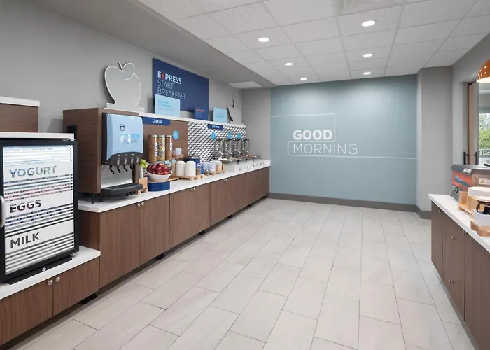 Pet Friendly hotel: Holiday Inn Express Miami Airport-Blue Lagoon Area By Ihg