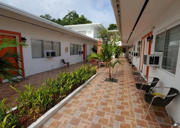 Motel: Royal Budget Inn